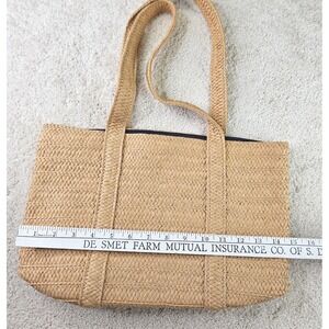 NWOT's Draper James Straw Tote Bag Purse Woven Beach Bag Magnetic‎ Closure